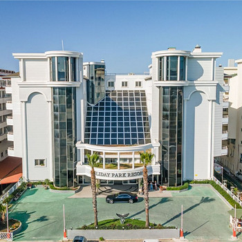 HOLIDAY PARK RESORT HOTEL