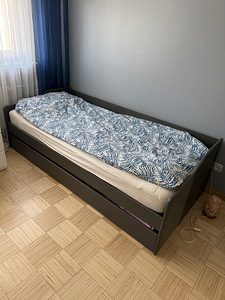 Кровать 90*200 вместе с матрасом (4 фото из 6)
