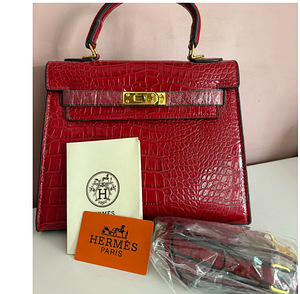 Hermese punane lakk kott,replica (1 foto / 1)