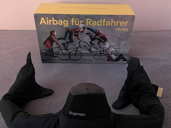 Airbag for urban cyclists Hövding 3