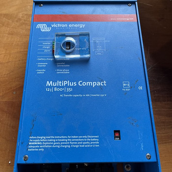 Victron Multiplus compact 12/800/35