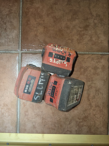 HILTI battery (1 foto / 3)