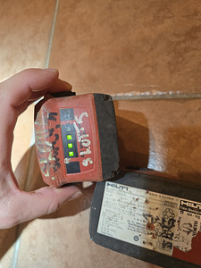 HILTI battery (2 foto / 3)
