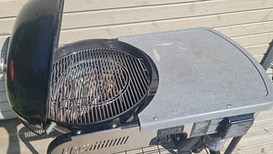 Угольный гриль Weber Performer (2 фото из 3)
