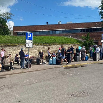 Võtan teie eest Narva–Ivangorodi piiril järjekorra