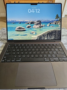 Macbook Pro m4 ( 11 laadimistsüklit ) (2 foto / 2)