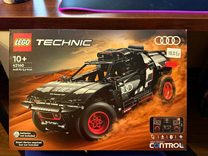 Konstruktor LEGO Technic Audi RS Q e-tron 42160, 914 tk (1 foto / 3)