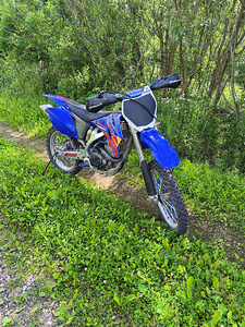 Yamaha yz450f (5 foto / 8)