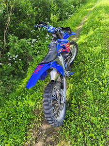 Yamaha yz450f (4 foto / 8)