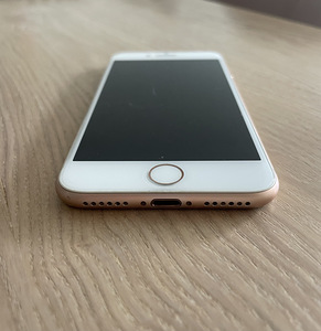 iPhone 8 - 64 GB (3 foto / 6)