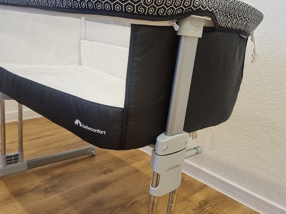Voodi kõrvale käiv beebivoodi