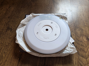 Потолочный светильник Philips Hue Tento 30 см (2 фото из 4)