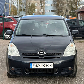 TOYOTA COROLLA VERSO