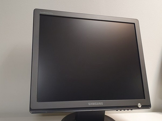 Samsung Syncmaster 931BF monitor