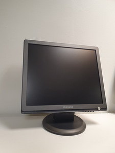 Монитор Samsung Syncmaster 931BF (1 фото из 2)