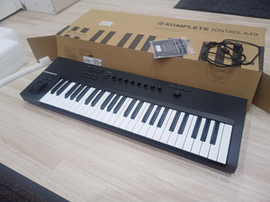 Midi Keyboard Native Instruments Komplete Kontrol A49 (2 foto / 6)
