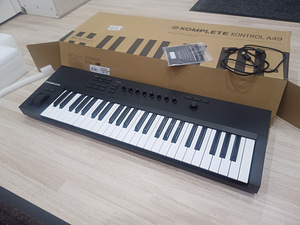 Midi Keyboard Native Instruments Komplete Kontrol A49 (4 foto / 6)