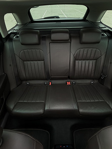 Skoda Superb Laurin & Klement 2.0 TDI 4x4 DSG (12 фото из 15)