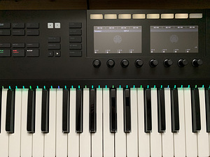 Native Instruments Komplete Kontrol S61 MK2 (2 фото из 3)