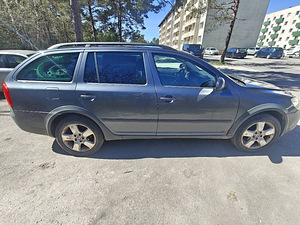 Octavia Scout 4x4 2.0tdi 103Kw 2010 (3 foto / 11)