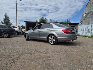 Mercedes-Benz C180 cgi (2 фото из 8)