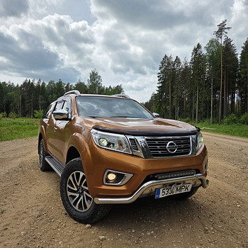NISSAN NAVARA NP300