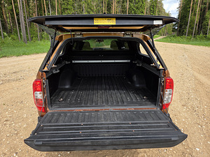 NISSAN NAVARA NP300 (10 foto / 12)