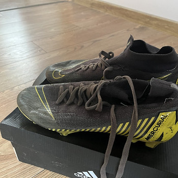 Originaalsed Nike jalgpallijalatsid