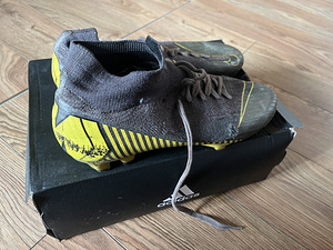 Оригинальные бутсы Nike (3 фото из 3)