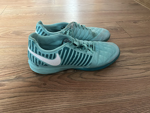 Футзалки Nike (2 фото из 3)
