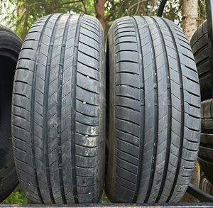 R17 rehvid 215 60 17 Brigdestone 6.7mm 2tk dot23 (1 foto / 1)