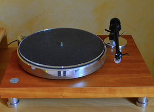 Vinüülimängija Acoustic Solid Classic Wood (1 foto / 5)