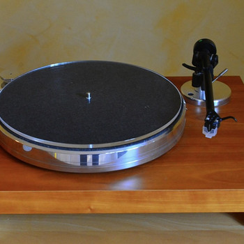 Проигрыватель винила Acoustic Solid Classic Wood