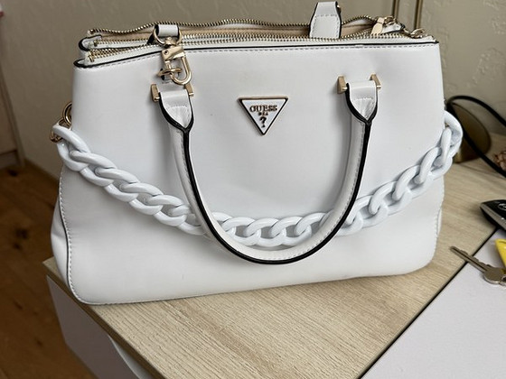 Kott GUESS