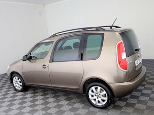 Skoda Roomster Comfortline Facelift 1.2 63kW (4 фото из 7)