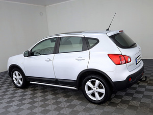 Nissan Qashqai Comfort 4x4 ATM 2.0 dCi 110kW (4 фото из 8)