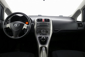 Toyota Auris Linea Sol 2.0 D-CAT 93kW (5 фото из 8)