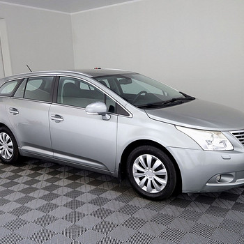Toyota Avensis Linea Sol 1.8 108kW