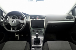 Volkswagen Golf Comfortline Facelift 1.2 63kW (5 фото из 8)