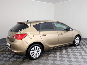 Opel Astra Elegance Facelift 1.6 85kW (3 фото из 7)