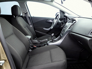 Opel Astra Elegance Facelift 1.6 85kW (6 фото из 7)