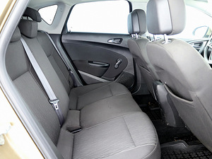 Opel Astra Elegance Facelift 1.6 85kW (7 фото из 7)