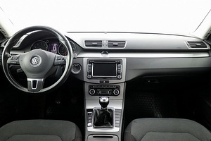 Volkswagen Passat Comfortline 1.8 118kW (5 фото из 9)