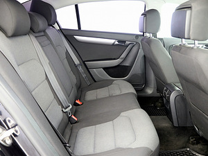 Volkswagen Passat Comfortline 1.8 118kW (7 фото из 9)