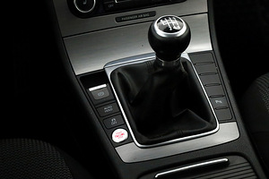 Volkswagen Passat Comfortline 1.8 118kW (8 фото из 9)