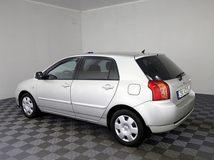 Toyota Corolla Linea Sol Facelift 1.4 71kW (4 фото из 9)