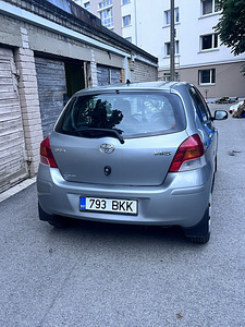 Продам TOYOTA YARIS (4 фото из 6)