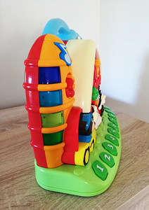 Развивающая интерактивная игрушка Chicco «Говорящая ферма» (2 фото из 6)