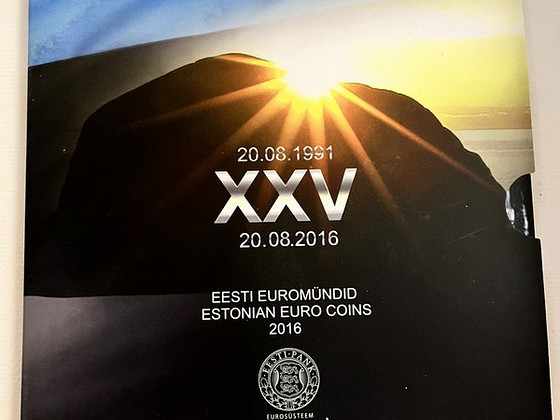 Eesti ja Läti müntide komplekt.