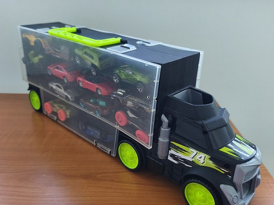 Hot wheels autod ja kokku pandav liumägi